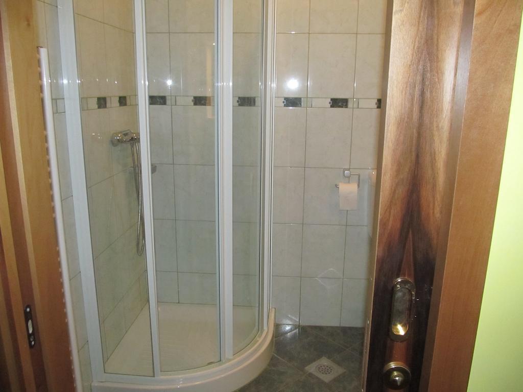 Tourist Farm Ljubica Villa Poljane nad Škofjo Loko Habitación foto