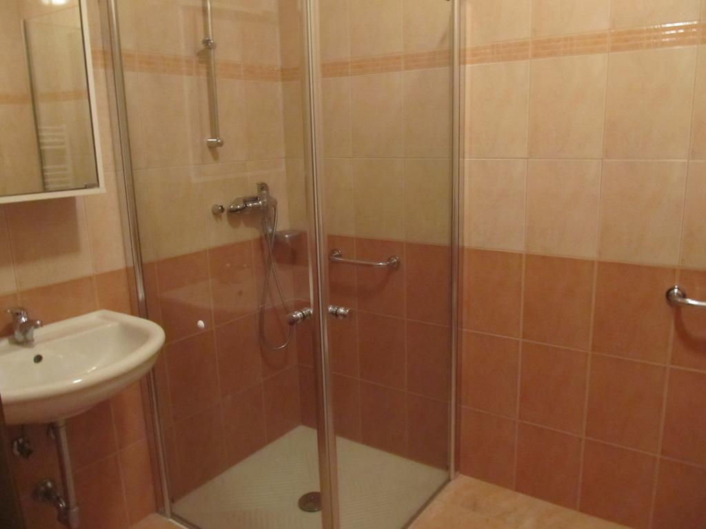 Tourist Farm Ljubica Villa Poljane nad Škofjo Loko Habitación foto