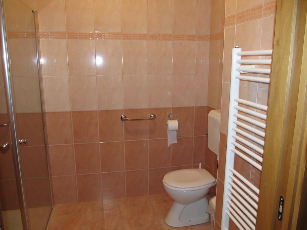 Tourist Farm Ljubica Villa Poljane nad Škofjo Loko Habitación foto