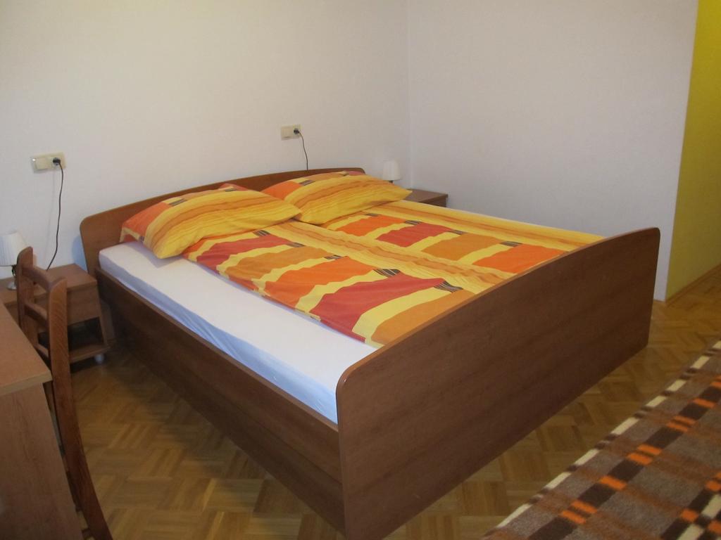 Tourist Farm Ljubica Villa Poljane nad Škofjo Loko Habitación foto